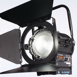 Alta saída de luz 200W LED Fresnel Light Daylight Bateria alimentada para iluminação de cinema e estúdio ((Pole-Operated Yoke) fornecedor