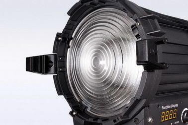 Reposição de tungstênio 200W LED Fresnel Light High TLCI/CRI para iluminação de estúdio de televisão ((Pole-Operated Yoke) fornecedor